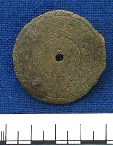 Disc brooch