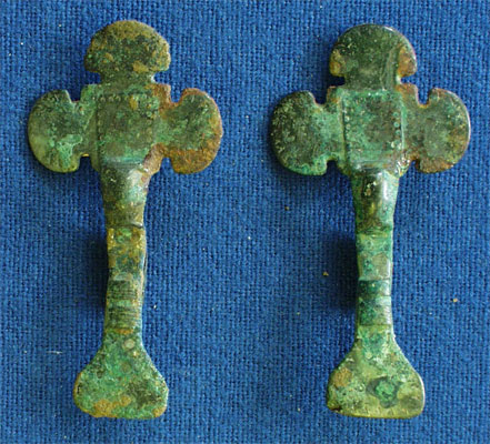 Small long brooches (AN1909.497)