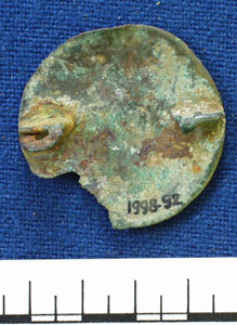 Disc brooch rearview (AN1998.92)